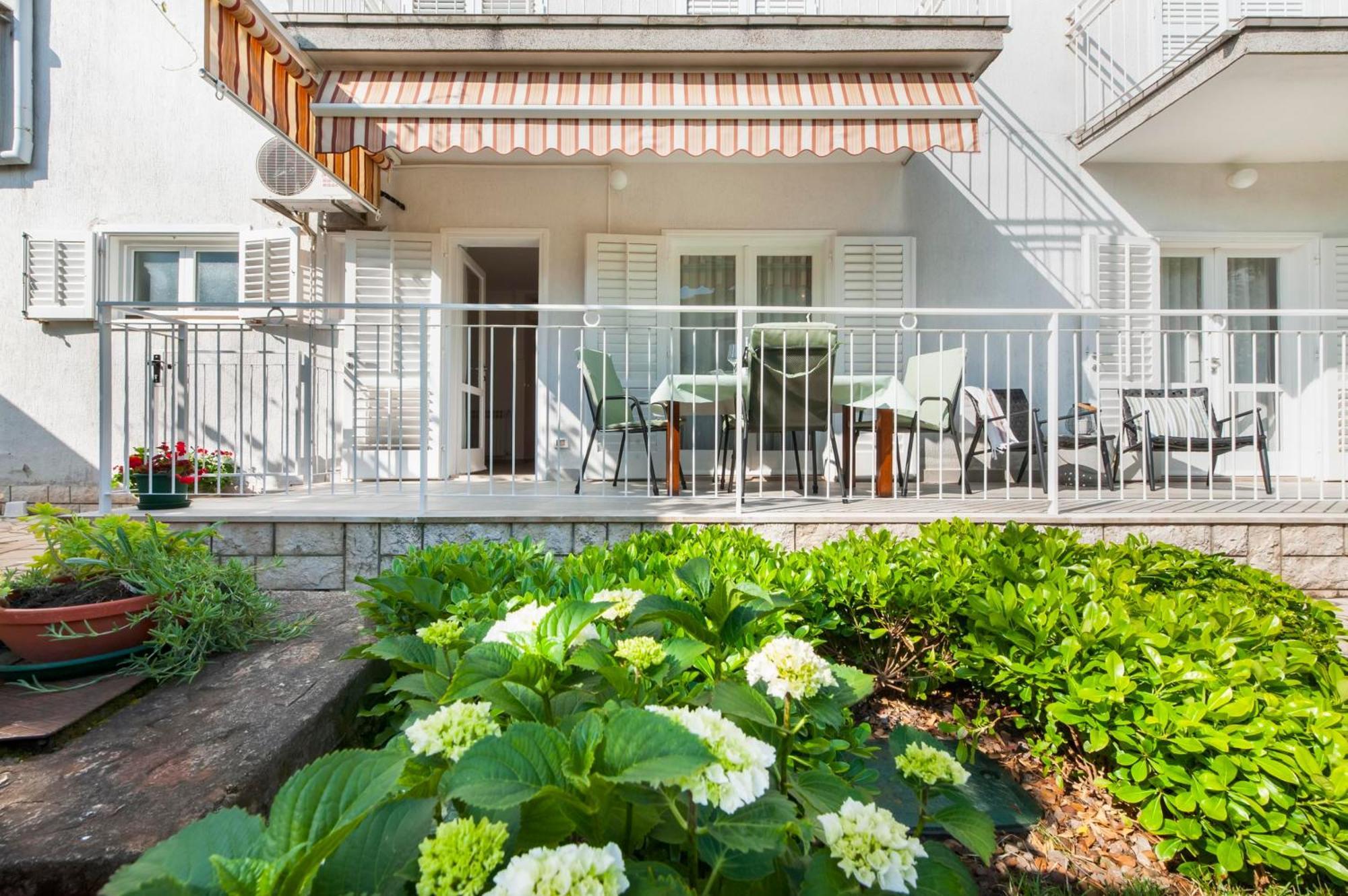 Apartments Magnolia Ровинь Экстерьер фото