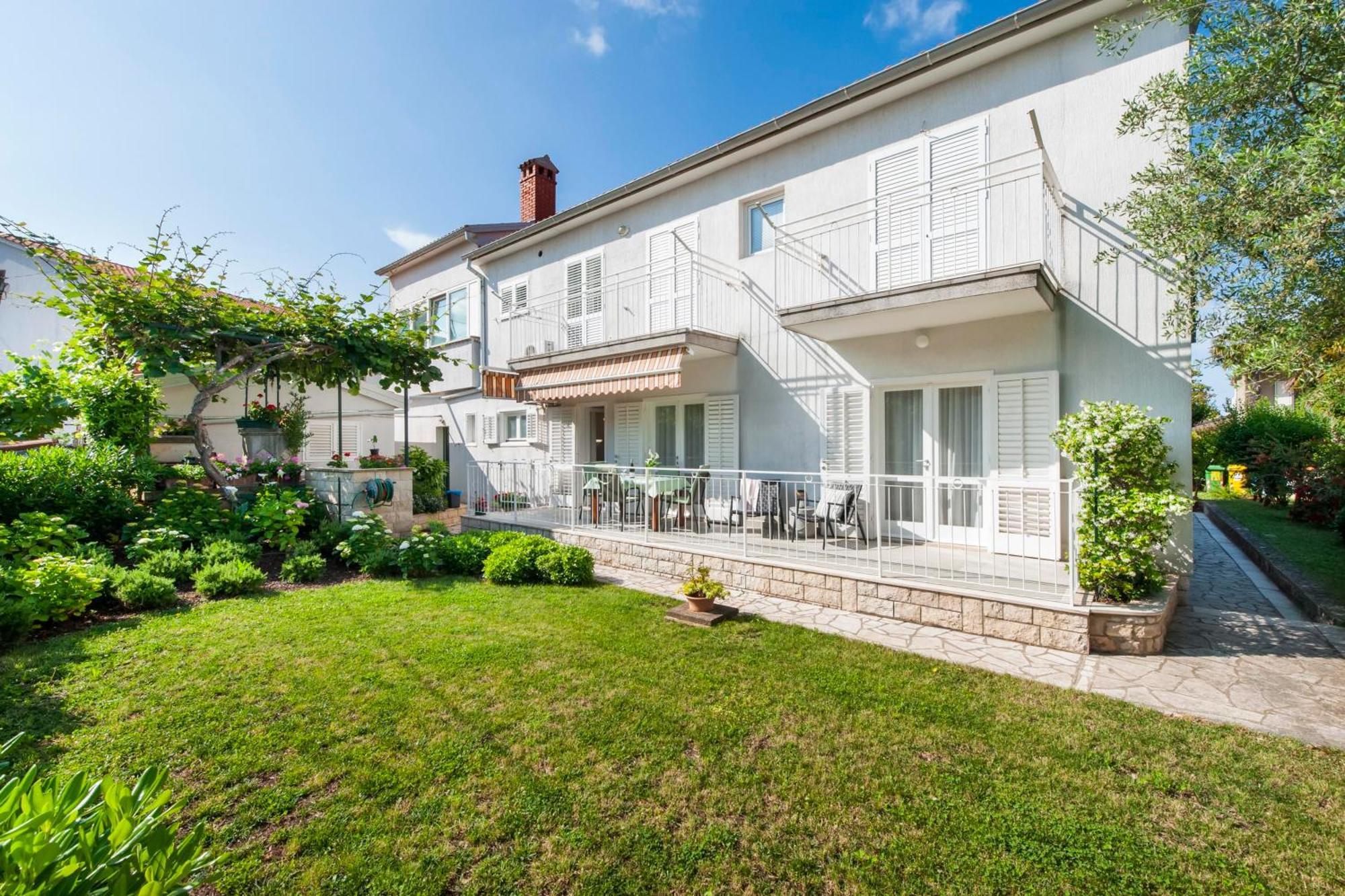 Apartments Magnolia Ровинь Экстерьер фото